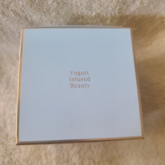 Byroe New York Oat Yogurt Moisture Barrier Cream 1.69 oz/50 ml NIB retail $106 - Picture 6 of 7